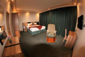 elite crystal hotel