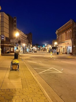 manistee inn and marina