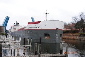 manistee inn and marina