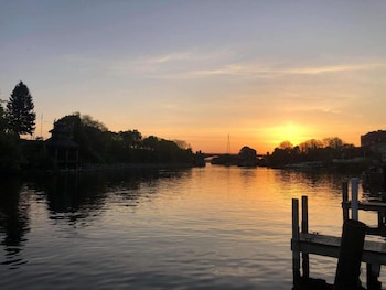 manistee inn and marina