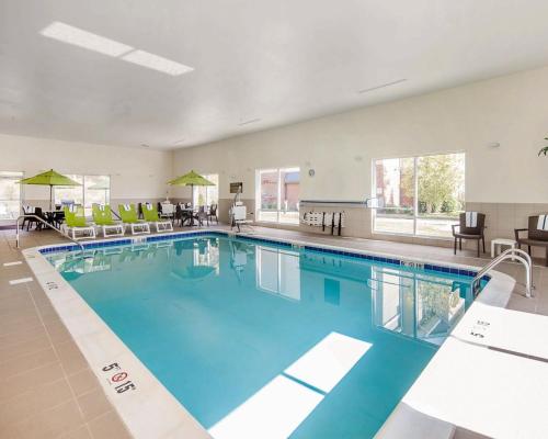 comfort suites marietta parkersburg
