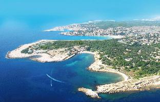 Kyriad Direct Marseille Ouest - Martigues,Near Martigues Garden Beach,3 star