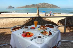 suites las flores beach mazatlan