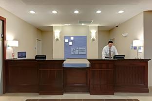 holiday inn express hotel and suites grants milan by ihg