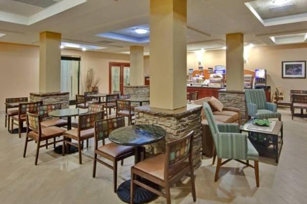 holiday inn express hotel and suites grants milan by ihg