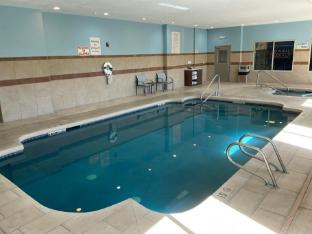 holiday inn express hotel and suites grants milan by ihg