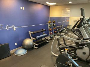 holiday inn express hotel and suites grants milan by ihg