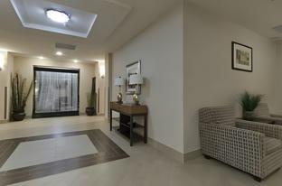 holiday inn express hotel and suites grants milan by ihg