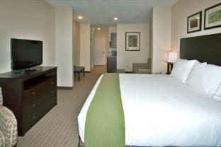 holiday inn express hotel and suites grants milan by ihg