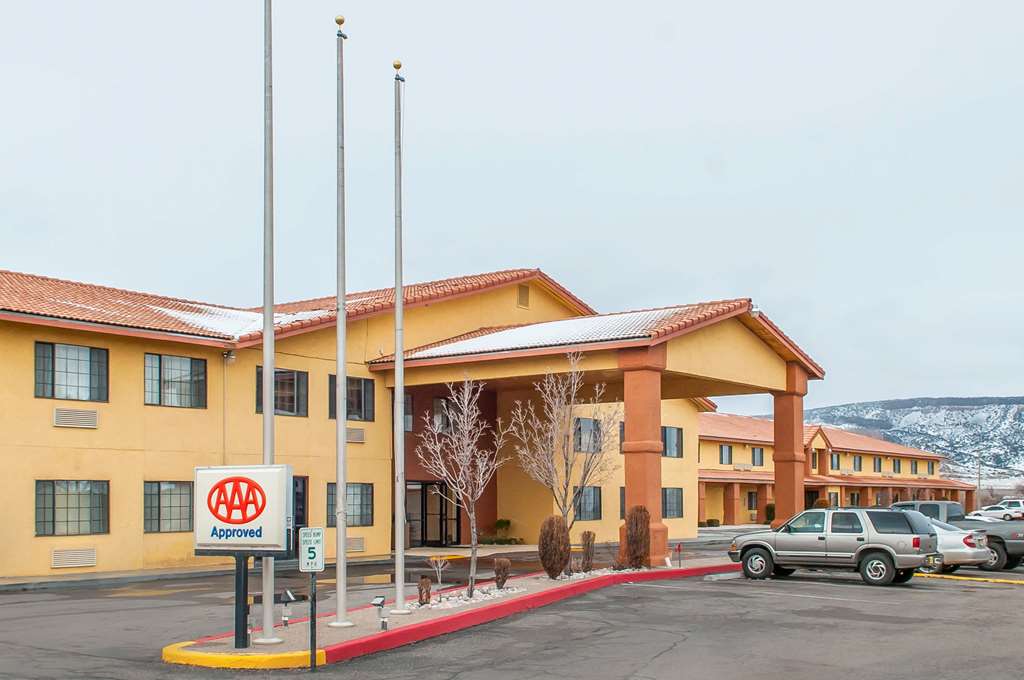 Quality Inn & Suites Grants - I-40