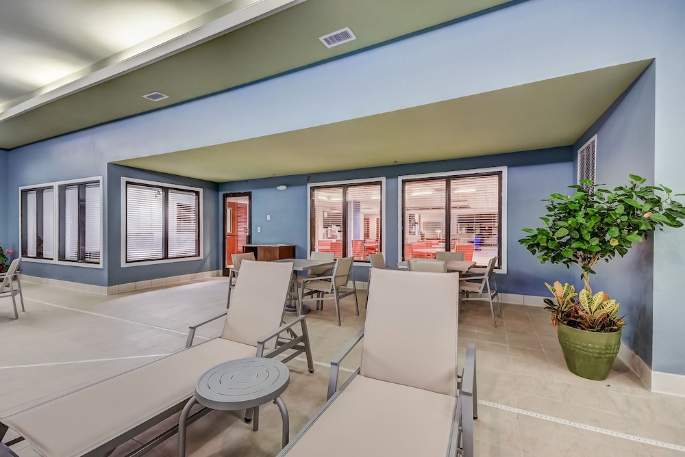 holiday inn express and suites greenville airport by ihg