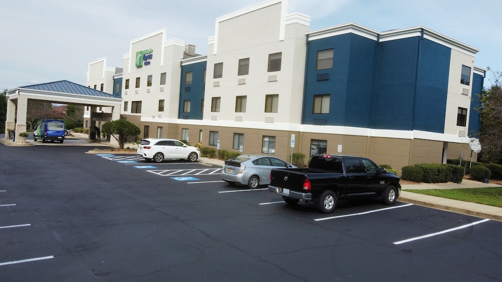 holiday inn express and suites greenville airport by ihg