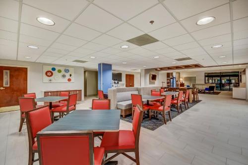 holiday inn express and suites greenville airport by ihg