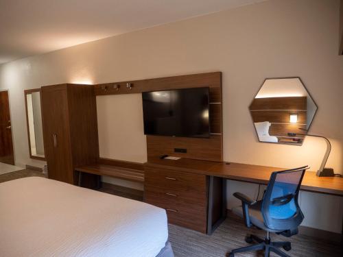 holiday inn express and suites greenville airport by ihg