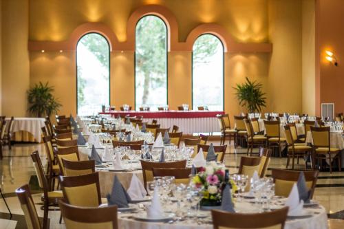 hotel abades guadix