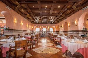 hotel abades guadix