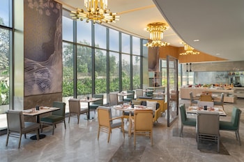 Hilton Garden Inn Mumbai International Airport,,4 star