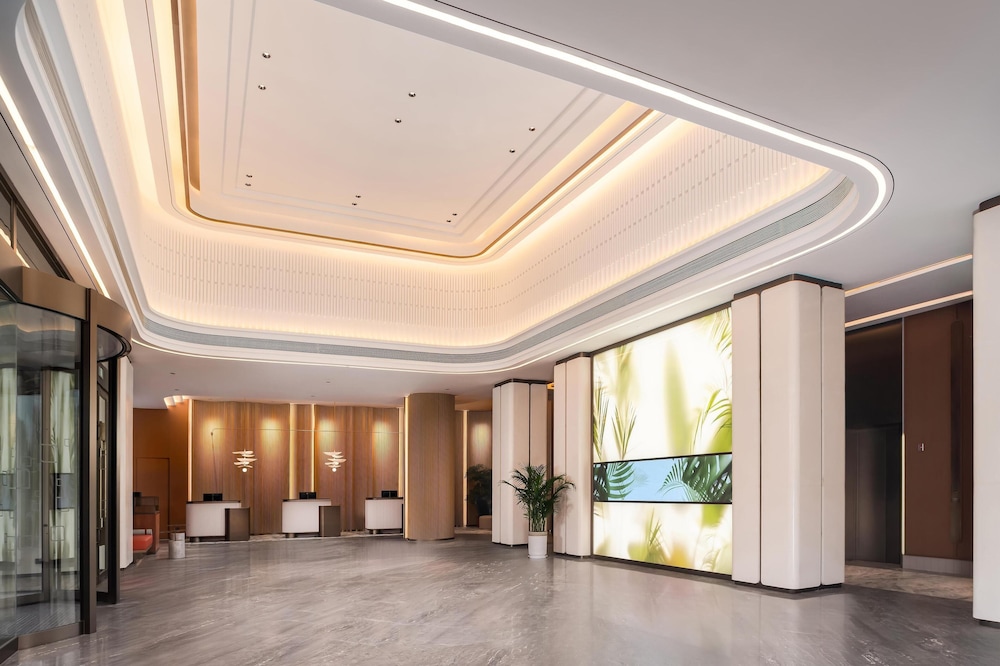 hilton garden inn xinyang east railway station