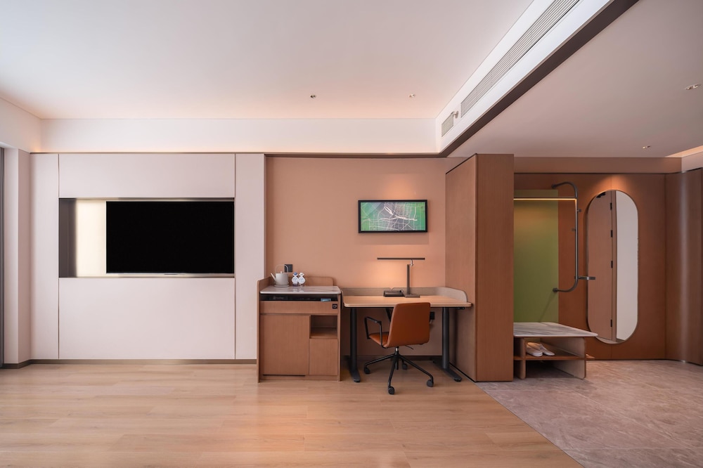 hilton garden inn xinyang east railway station