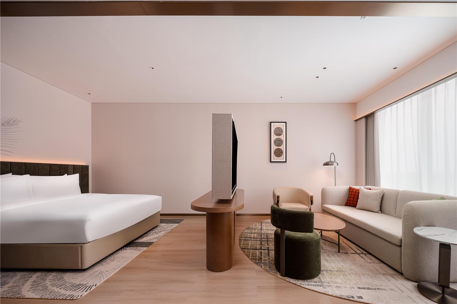 hilton garden inn xinyang east railway station