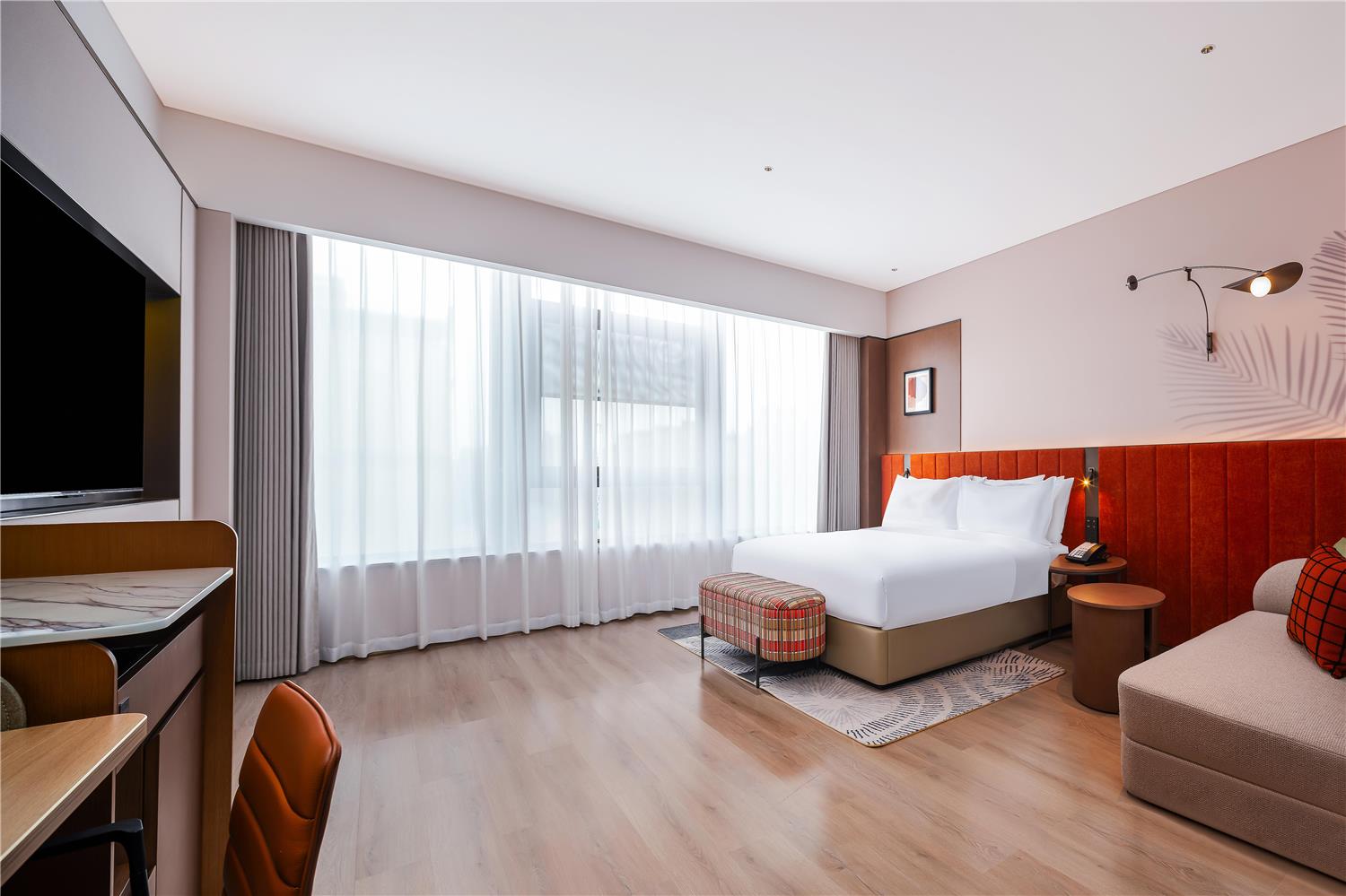 hilton garden inn xinyang east railway station