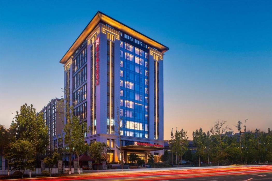 hilton garden inn xinyang east railway station