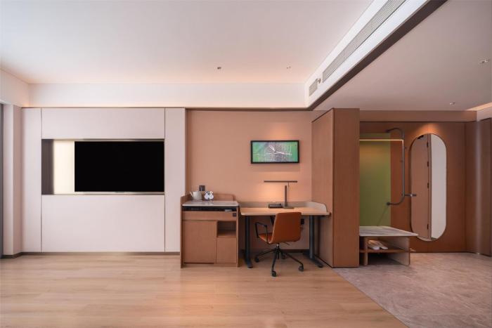 hilton garden inn xinyang east railway station