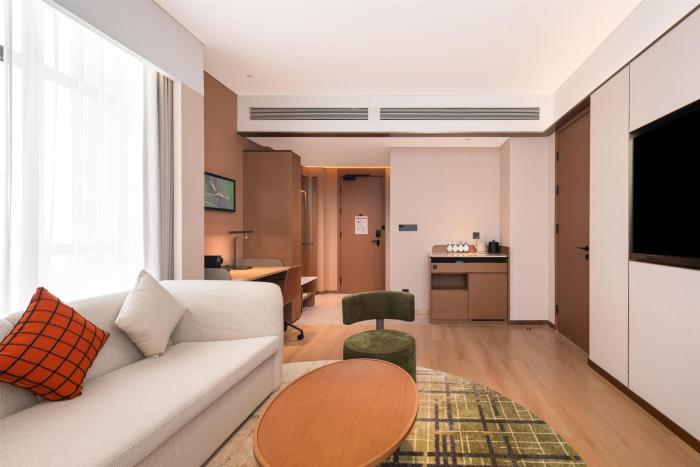 hilton garden inn xinyang east railway station