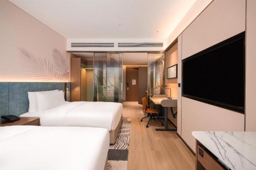 hilton garden inn xinyang east railway station
