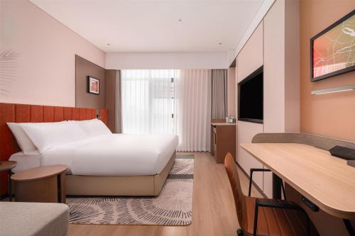 hilton garden inn xinyang east railway station