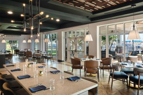 tryon riverfront inn new bern tapestry
