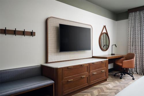tryon riverfront inn new bern tapestry