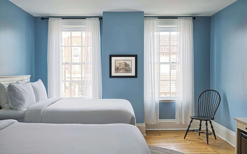 the cadillac house lexington tapestry collection by hilton