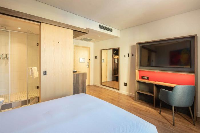 hampton by hilton sandton grayston