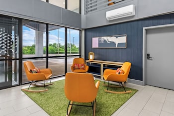 Spark By Hilton Lexington Hamburg,,3 star