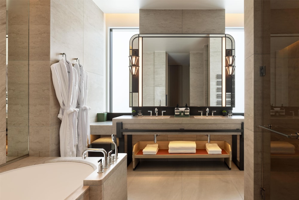 waldorf astoria osaka