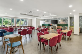 home2 suites by hilton harrisonburg university