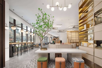 Hilton Garden Inn Xuzhou Pengcheng Square,,4 star