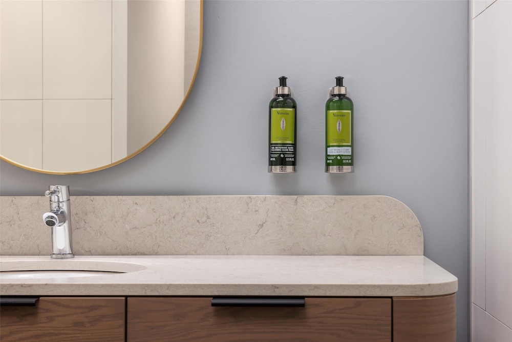 hotel railwayparc montreal tapestry collection by hilton