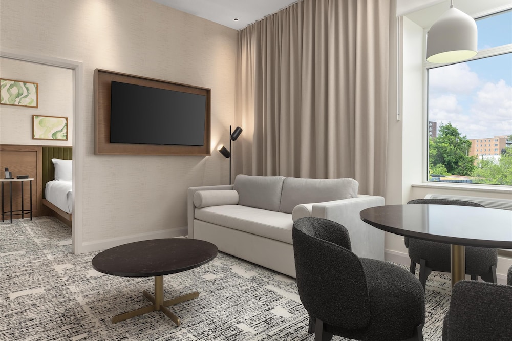 hotel railwayparc montreal tapestry collection by hilton