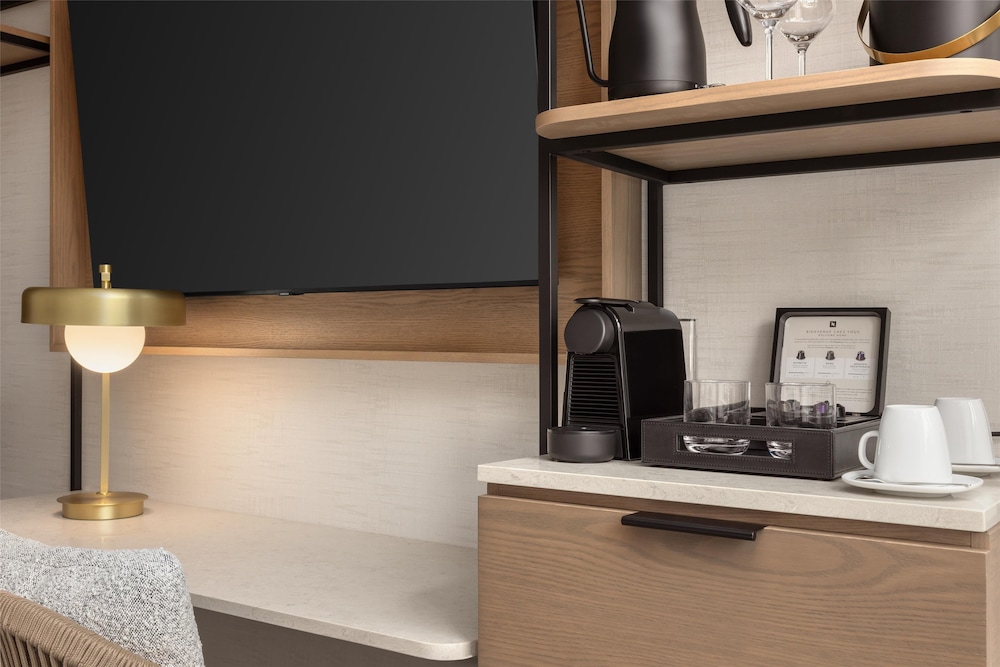 hotel railwayparc montreal tapestry collection by hilton