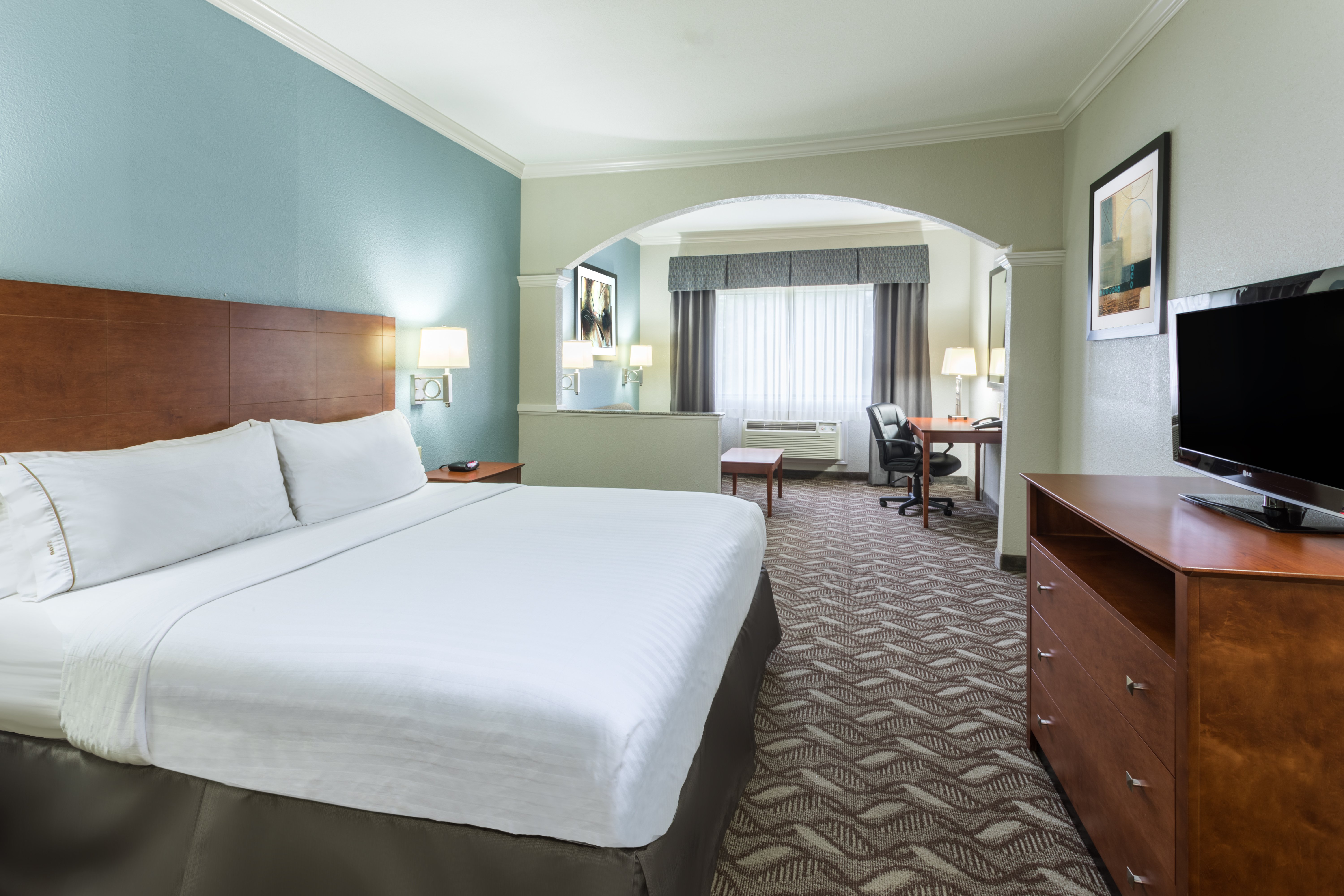holiday inn express hotel and suites lake charles by ihg