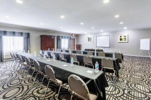 holiday inn express hotel and suites lake charles by ihg