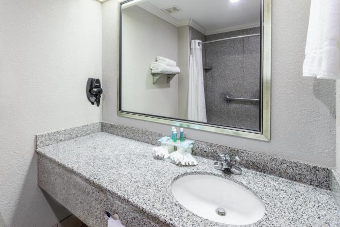 holiday inn express hotel and suites lake charles by ihg