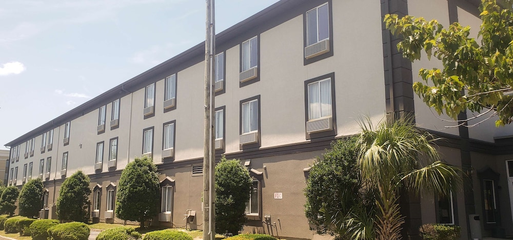 motel 6 mobile al airport blvd