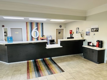Motel 6 Mobile, Al - Airport Blvd,,2 star