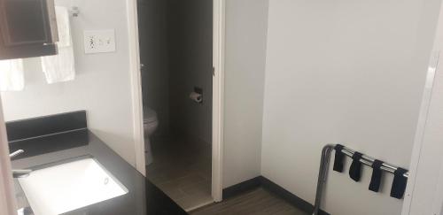 motel 6 mobile al airport blvd