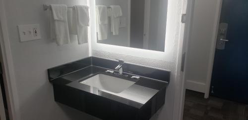 motel 6 mobile al airport blvd
