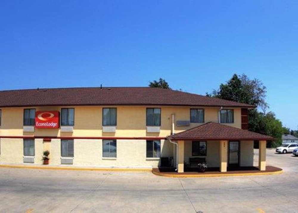 econo lodge lansing leavenworth