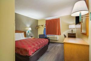 econo lodge lansing leavenworth